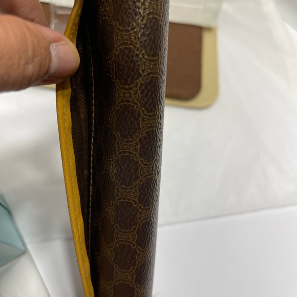 Celine Triomphe Long Wallet.Pre loved. - Picture 7 of 7